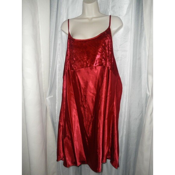 NEW DELICATE TREASURES SEXY PLUS 4X WINE,BURGUNDY SILKY,LINGERIE,CHEMISE,NIGHTIE - Picture 1 of 5